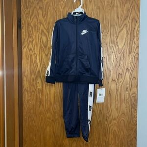 New!!! Nike Boys 2pc Tricot Track Suit Set Jacket Pants, Dark Blue/White size 4T
